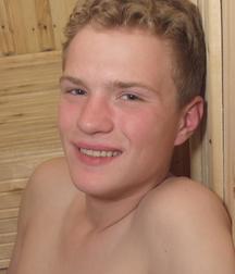 Denis In Sauna 59cb23d66b329.jpg