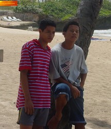 Hansel & Jose 59d2f7588191d.jpg
