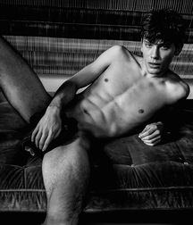 sexy boys 5a5cf35987d67.jpg