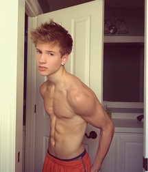 very nice bodys selfies twink tube 61a3c258e17e9.jpg