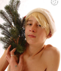 Blond Porn Star Lukas 61b1d025dbaff.jpg