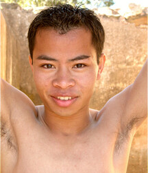 Aussie Boy Ra Chum Bares All Outdoors 61ca6333b67fc.jpg