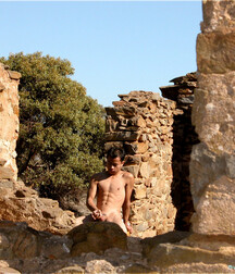 Aussie Boy Ra Chum Bares All Outdoors 61ca637f653bf.jpg