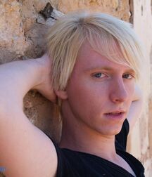 Blond Aussie Twink Jess 61d116e754c11.jpg