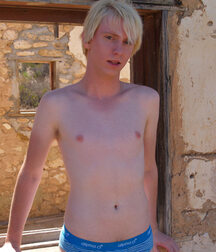 Blond Aussie Twink Jess 61d1171c3cff7.jpg