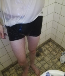 More shower pic's from me 5bdf3e390d7dc.jpg