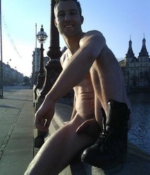 PUBLIC BOYS NAKEDNESS 59825fd4e8c8f.jpg
