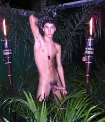 This coks makes mi hot 59f8bd06d58fb.jpg