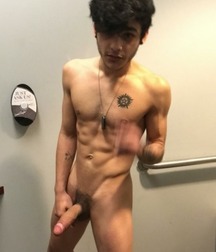  I want to suck all these dicks 5a60e44207bde.jpg