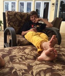  I like nice feet 5a60f015b09c9.jpg