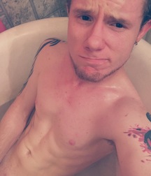 Camera Whore 59866697f2e52.jpeg