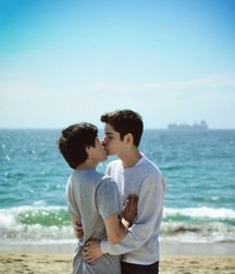 HE LOVES ME 2 598cc7874f13d.jpg