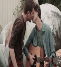 HE LOVES ME 3 598cdeafd5753.gif
