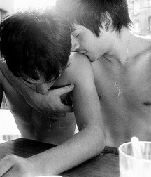 HE LOVES ME 3 598cdebdafbc5.jpg