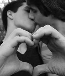 HE LOVES ME 3 598cdeca2dd7e.jpg