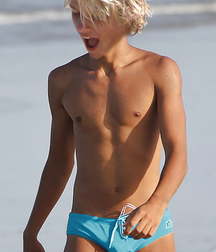 nice boys 5b523540bb79e.jpg