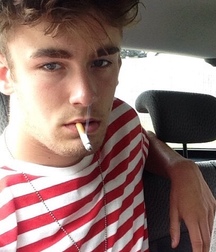 smoking hunks 598d201a3e80b.jpg