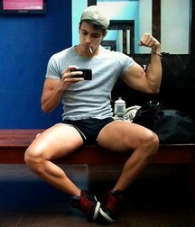 smoking hunks 598d231bb0830.jpg