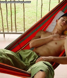 Theodor 59bbd2b7350f0.jpg