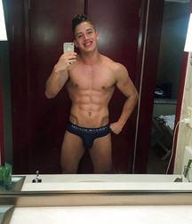 Beautiful sexy guys 2 599dd41827896.jpg
