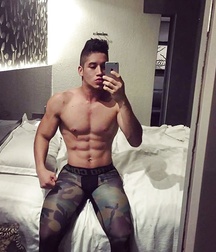 Beautiful sexy guys 2 599dd41c3e616.jpg
