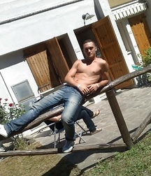 Beautiful sexy guys 2 599dd42fbd679.jpg