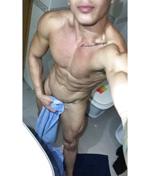 Beautiful sexy guys 2 599dd4438a72b.jpg