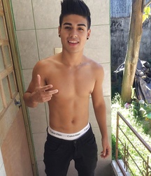Beautiful sexy guys 2 599dd46138c30.jpg