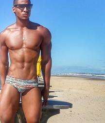 Beautiful sexy guys 2 599dd4833daaf.jpg