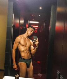 Beautiful sexy guys 2 599dd5af46027.jpg
