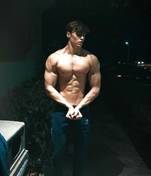 Beautiful sexy guys 2 599dd6445afb9.jpg