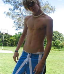 Beautiful sexy guys 2 599dd66f5c345.jpg