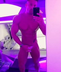 Beautiful sexy guys 3 599ee9a1c4391.jpg