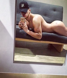 Beautiful sexy guys 3 599ee9a8c4456.jpg