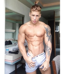 Beautiful sexy guys 3 599ee9d6c6c60.jpg