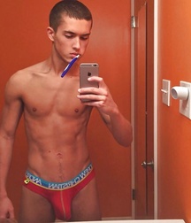 Beautiful sexy guys 3 599eea360b5d9.jpg