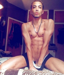 Beautiful sexy guys 3 599eebe582331.jpg