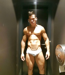 Beautiful sexy guys 3 599eec7397514.jpg