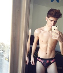 Beautiful sexy guys 3 599eed97f099c.jpg