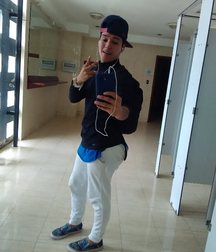 Colombian model Roberts  599ef37db9b09.jpg
