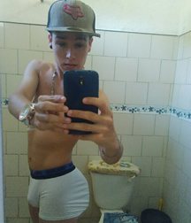 Colombian model Roberts  599ef38227565.jpg