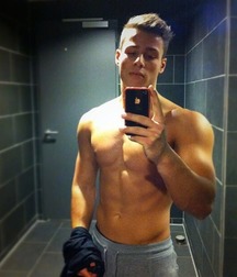 Selfie boys 001 59b012f5a8347.jpg
