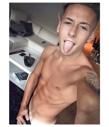 Selfie boys 003 59b02bfe6a6b0.jpg