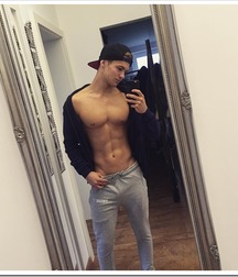 Selfie boys 003 59b02c296244f.jpg