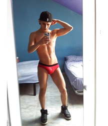 Selfie boys 004 59b03dbdd95e2.jpg
