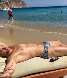 Aussie Speedo Guy 59b57c9a873fb.jpg
