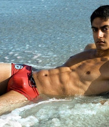 Aussie Speedo Guy 59b57cd789923.jpg