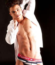 Chico Latino Sexy  59be5d6fe55f4.jpg