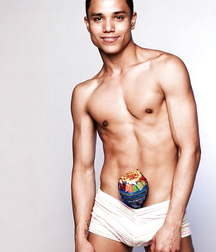 Chico Latino Sexy  59be5d70d361b.jpg