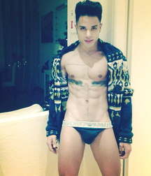 Chico Latino Sexy  59be5d7ad1c37.jpg